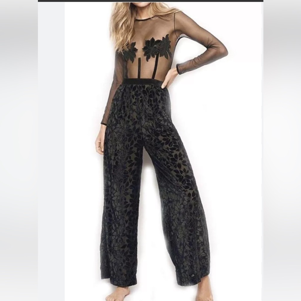 Victoria’s Secret jumpsuit size medium